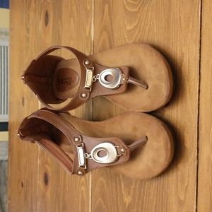 Super cute bucco t strap sandals, size 8 1/2